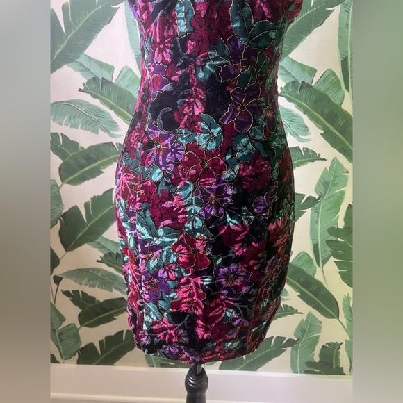 Vintage Women’s Black Floral Crushed Velvet Strappy Y2K mini Dress 6 - Picture 5 of 10